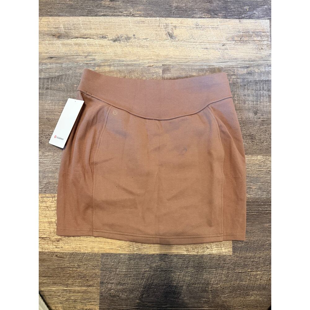 Lululemon Scuba HR Brown Mini Skirt Size Large NWT